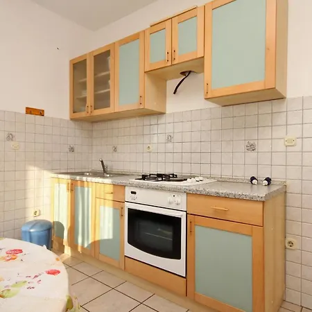 Apartment 846b *