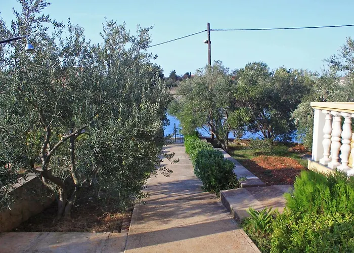 846b Διαμέρισμα *