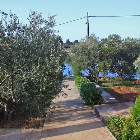 846b Διαμέρισμα *